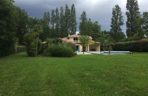 Saint-Martin-de-Seignanx Villa | Villa calme avec piscine entre Pays Basque et Sud Landes