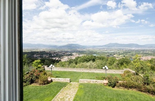 Lastra a Signa Villa | Villa Colomba Comfortable holiday residence