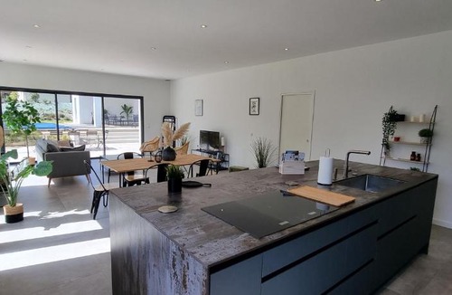 Blanquefort Villa | Villa contemporaine avec piscine - 8 couchages