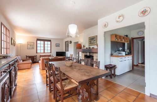 Arthez-d'Asson House | Villa Delb – Mountain View, Private Pool and Wi-Fi