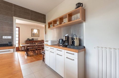Arthez-d'Asson House | Villa Delb – Mountain View, Private Pool and Wi-Fi
