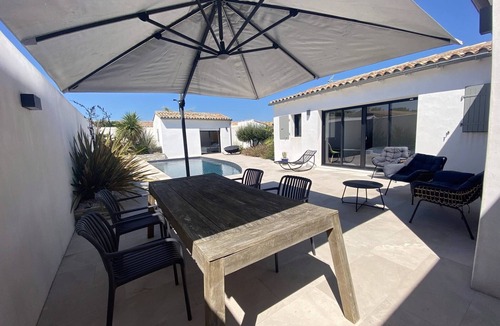 Rivedoux-Plage Villa | Villa des Chênes Verts : villa with heated pool for up to 8 people.