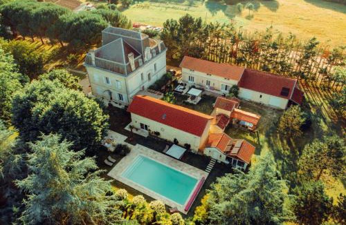 Civrac-de-Blaye Villa | villa entière château Lacroix de Civrac 3 ch, 3 sdb, piscine xxl,sauna, 4 étoiles,7 pers