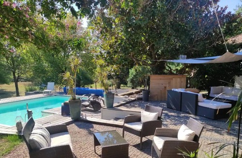 Soulignac Villa | Villa 'Entre Deux Mers' with Private Terrace, Wi-Fi and Air Conditioning