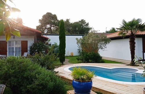 Vieux-Boucau-les-Bains House | VILLA FLEUR Quiet house with swimming pool and wooded garden 900m from the beach