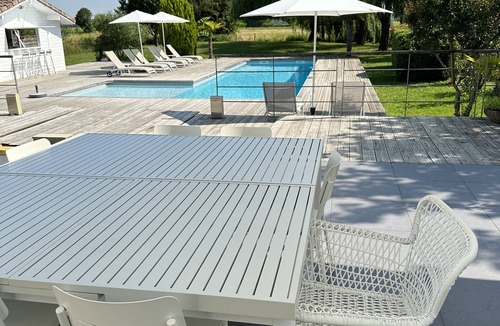 Genissac Villa | Villa for 10 persons near Saint-Emilion & Bordeaux