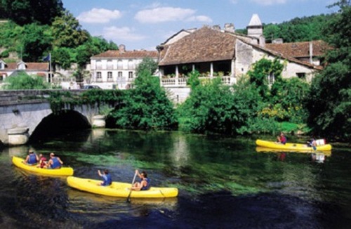 Brantome-en-Perigord House | Villa for 1-10 in Dordogne, resto across the lawns and just a stroll to Brantome