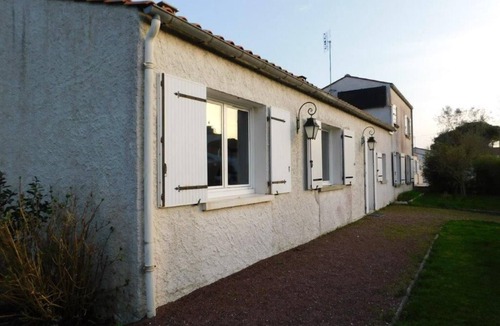Port-des-Barques House | Villa Foxy - 3* furnished holiday home with private pool in Charente Maritime