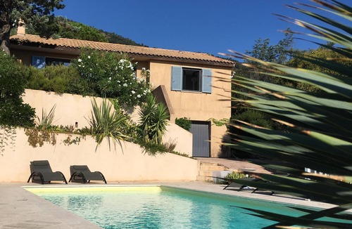 Cavalaire-sur-Mer Villa | Villa Geais with sea view, 28°C heated pool, garden, quiet, close to the sea