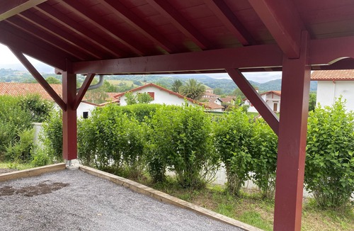 Saint-Pee-sur-Nivelle House | Villa HAURENA
