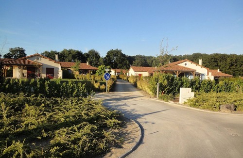 Les Forges Villa | Villa in France with Garden & Barbecue