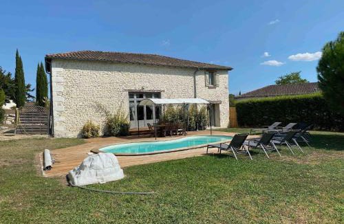 Chalais House | Villa in France with Private Pool & Garden