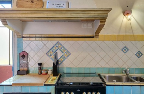 La Roque-d'Antheron House | Villa in Provence - Luberon, *4bedroom/swimming pool * fenced garden & parking