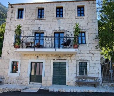 Drasnice Apartment | Villa Jerković-Secluded house and apartment with pool