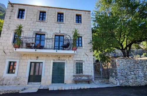 Drasnice Apartment | Villa Jerković-Secluded house and apartment with pool