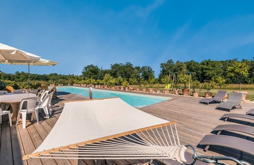 Saint-Germain-des-Pres Villa | Villa Le Mirambeau – Luxury holiday villa in the Dordogne with pool and 6 bedrooms