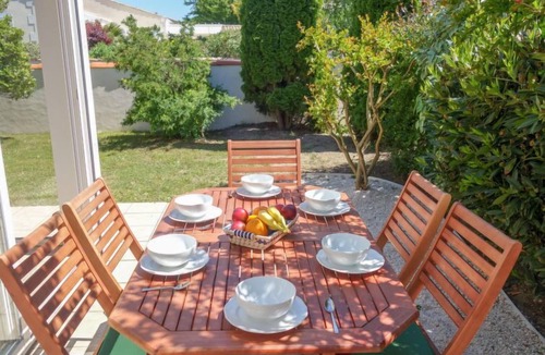 Vaux-sur-Mer House | Villa Languedoc by Interhome
