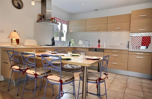 La Couarde-sur-Mer House | Villa 'Les Oyats' with Shared Terrace, Private Garden and Wi-Fi