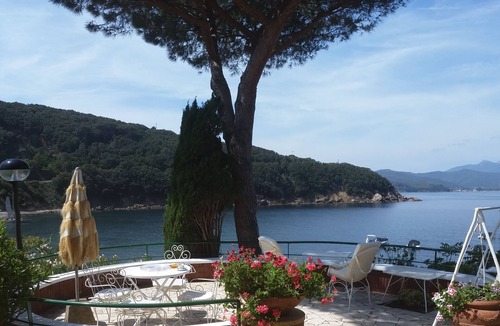 Bagnaia House | Villa Lia Directly on the Sea