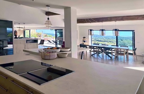 Les Restanques Villa | Villa Luxe Avec Piscine vue Paronamique de la Baie de St Tropez & Plages 10mns!