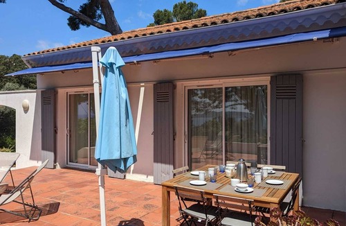 Hyeres Villa | Villa Mont des Oiseaux/3 bedrooms/sea view/first beach 1.5km/terrace and garden