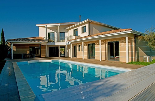 Latresne Villa | Villa near Bordeaux - swimming pool - ideal for telecommuting or vacation