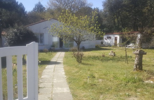 Saint-Augustin House | Villa on 1300 M2 land between Palmyre and Saint Palais