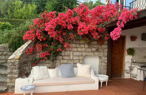Corsanico Villa | Villa Pera