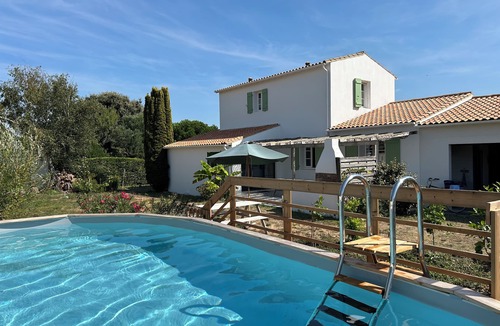 Sainte-Marie-de-Re Villa | Villa+piscine privée 4 étoiles à l'ILE DE RE, village La Noue, sleeps 10 wifi