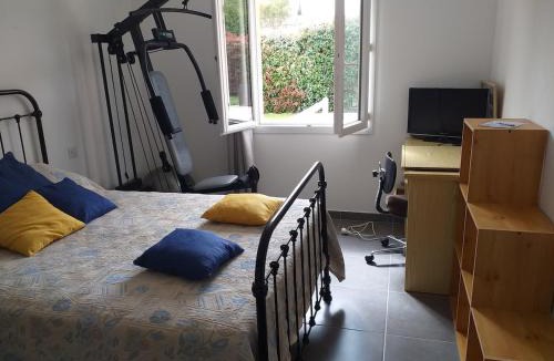 Salernes Villa | Villa pool air-conditioning garage near golf