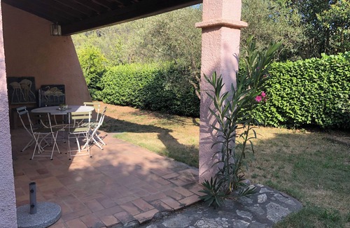 Belgentier House | Villa Provençale au Calme Entourée de Verdure, Animaux de Compagnie Acceptés !
