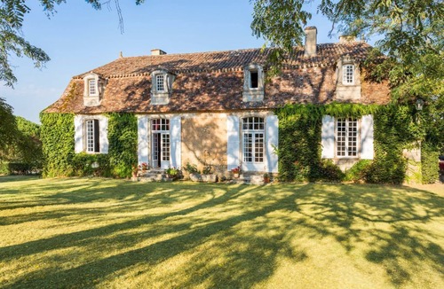 Liorac-sur-Louyre Villa | Villa Sandie - Five Bedroom Villa, Sleeps 11