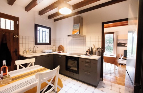 Le Penon Villa | Villa Sous les Pins, à la Plage!