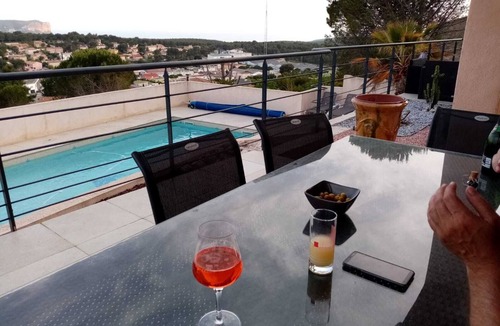 Carnoux-en-Provence Villa | Villa with sea view near Cassis.