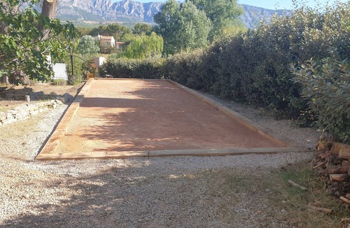 Rousset House | Villa with heated pool facing the Sainte Victoire