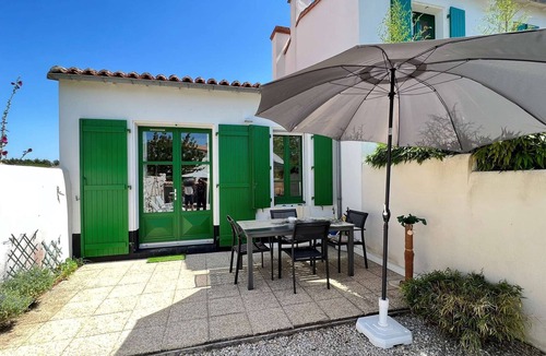 La Couarde-sur-Mer House | Villa with pool, tennis court, bowling alley