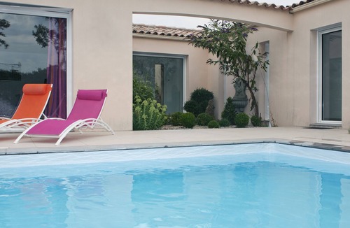 Saint Rogatien Villa | Villa with pool, in a park, quiet area, 6 people, 3 bedrooms