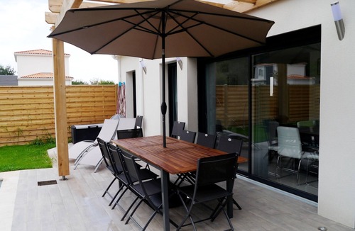 Saint-Augustin Villa | Villa with private pool and Jacuzzi on a residence with tennis