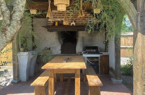 Leon House | Villa with swimming pool, close to the lake/ocean and walking distance to the village