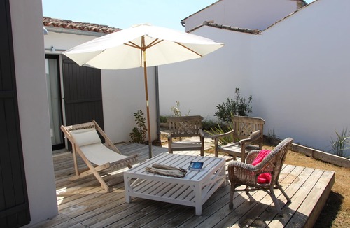 Les Portes-en-Re House | Village house, bright and full of charm
