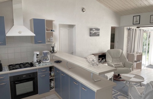 La Flotte House | Village house - Stunning sea view - Calm - Beach - Near La Flotte