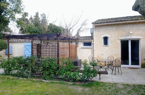 Villeneuve-les-Avignon Cabin | Villeneuve lez Avignon, in the countryside, pretty pavilionT2 40m2.