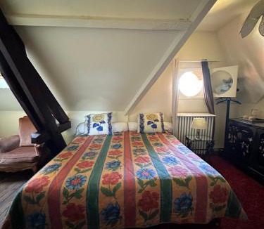 Victor Hugo - Saint-Augustin House | violette
