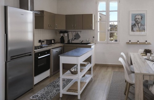 Chateauneuf-du-Pape Apartment | Welcome to La Voile Bleue! Apartment for up to 6 people