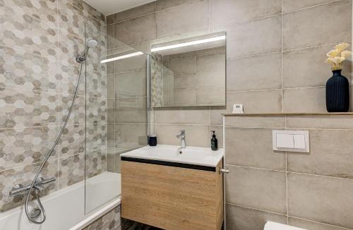 La Coquille Apartment | White Pearl A02 - Alpes Travel - Chamonix - Sleeps 4