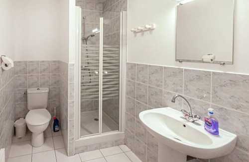 Saint-Hilaire-de-Villefranche House | Wonderful accommodation in century-old building in the countryside.