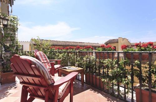 San Giovanni Apartment | Your quiet haven at Ponte Vecchio - Views, terraces and luxuriously renovated