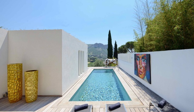 LUXURY air-conditioned VILLA in CASSIS with sea view & 230 M2 of terraces overlooking the sea