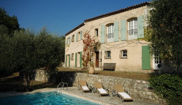 Mas des Corneilles, large house in private secluded garden with pool and many olive trees