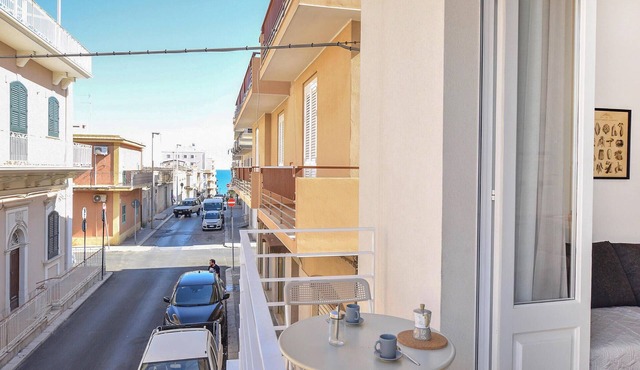 Stunning apartment in Pozzallo with WiFi